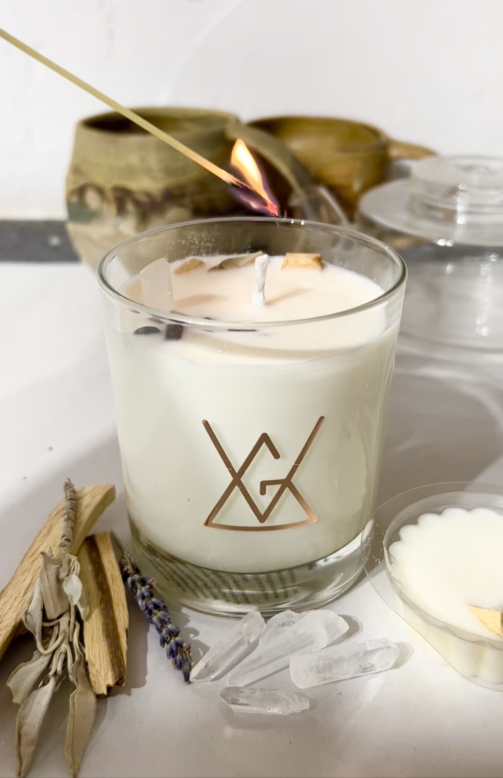Palo Santo Meditation with Smokey & Clear Quartz Aromatherapy Candle - Image 2